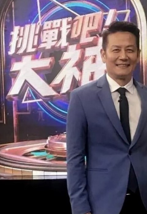 清秀大奶骚货淫声荡语撩骚互动坐骑假屌操逼_ - 撸大奶在线