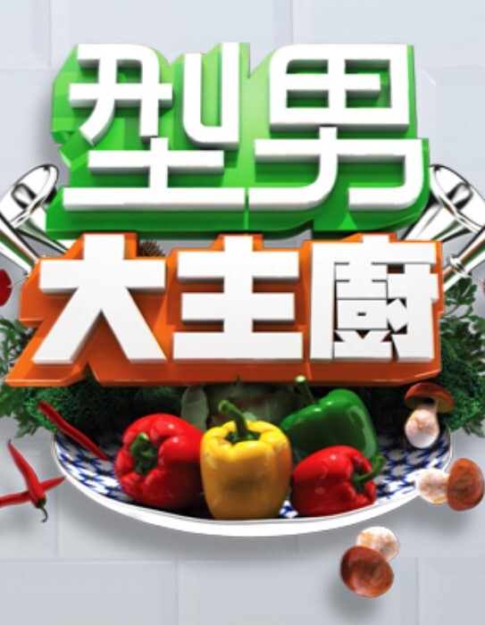 【黑料泄密】反差露脸骚女，换上情趣衣秒变小母狗，卖力吹箫，口爆一滴不剩全射嘴里 - 撸大奶在线